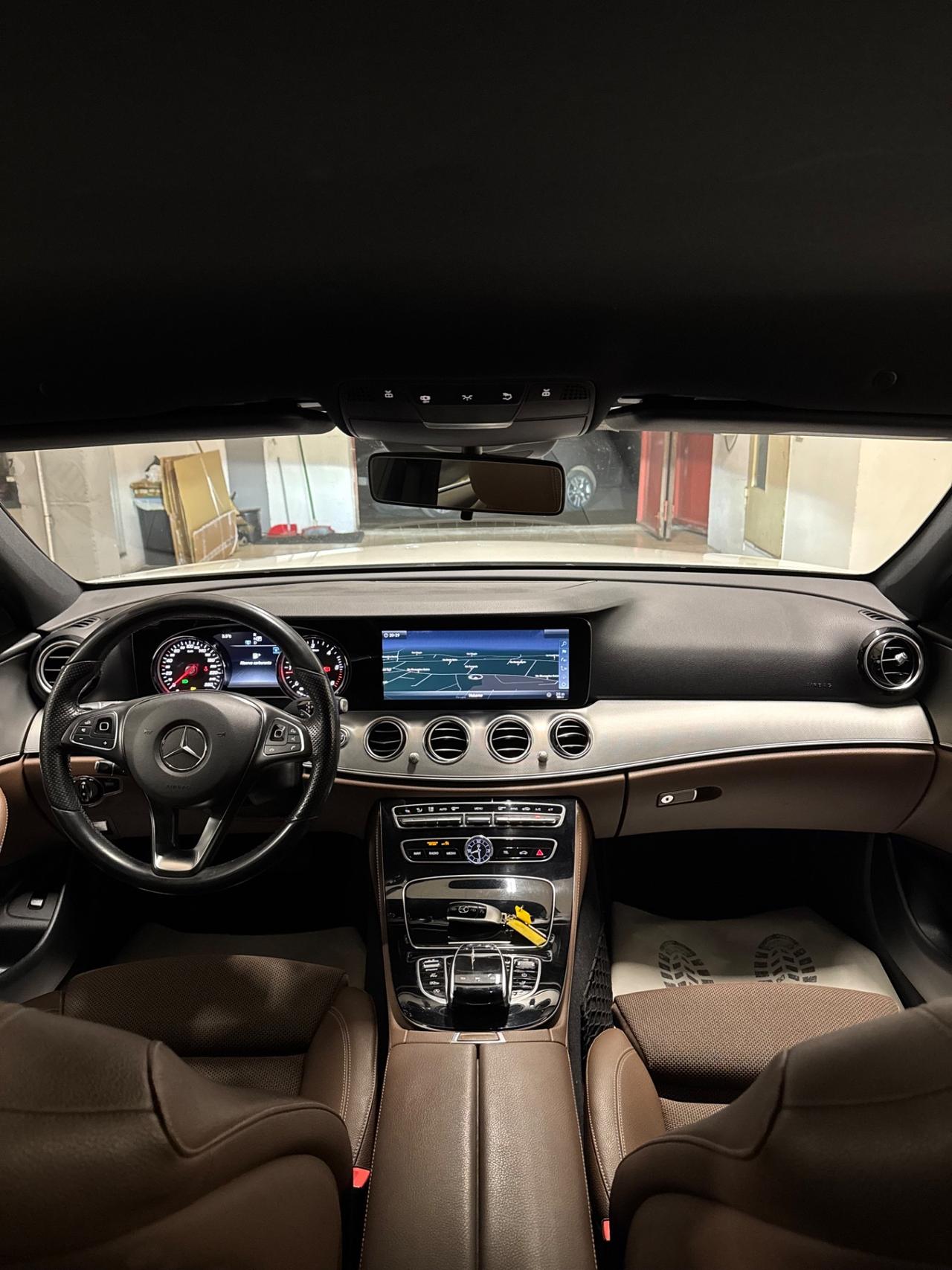 Mercedes-benz E 220 d Auto Premium Plus
