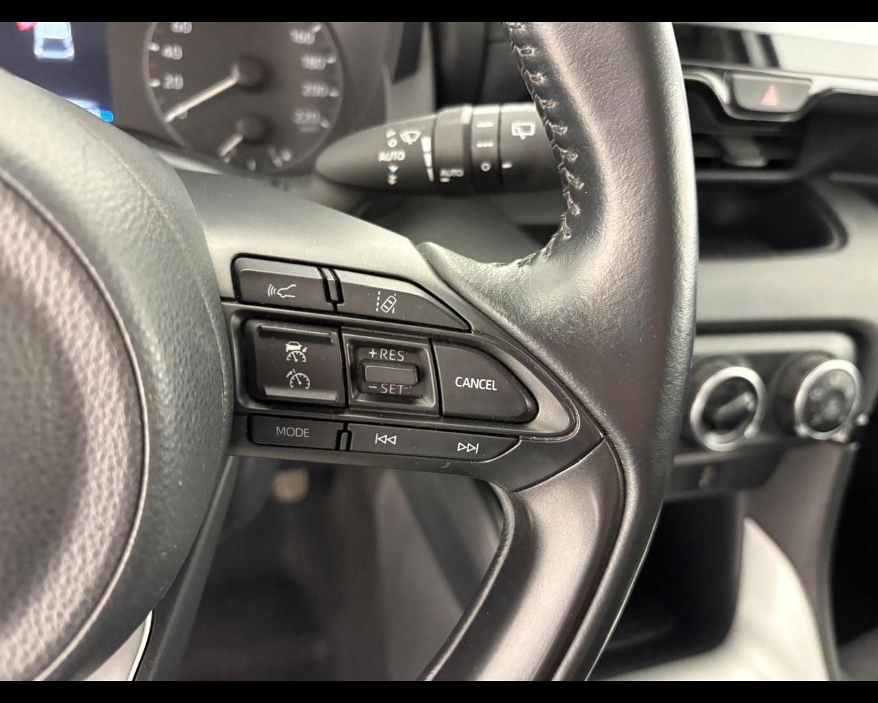 TOYOTA Yaris 1.0 Active