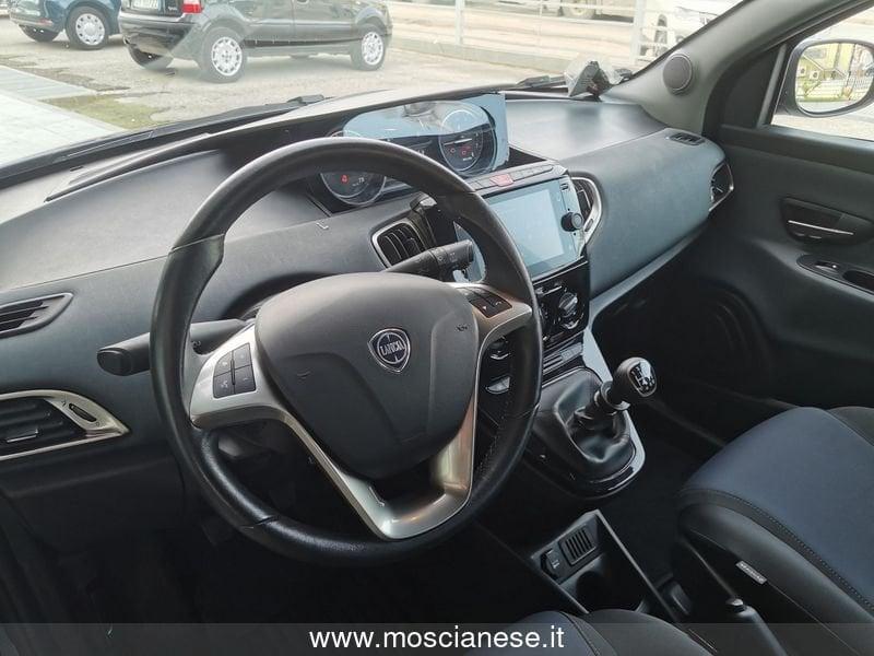 Lancia Ypsilon 1.0 FireFly 5 porte S&S Hybrid Gold
