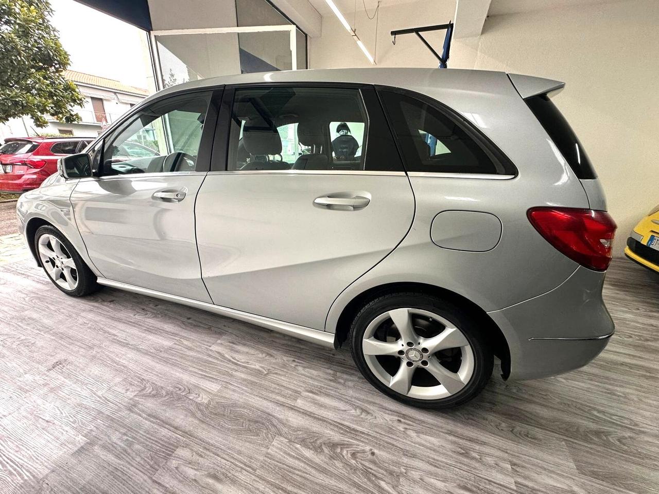 Mercedes-benz B 180 BlueEFFICIENCY Premium