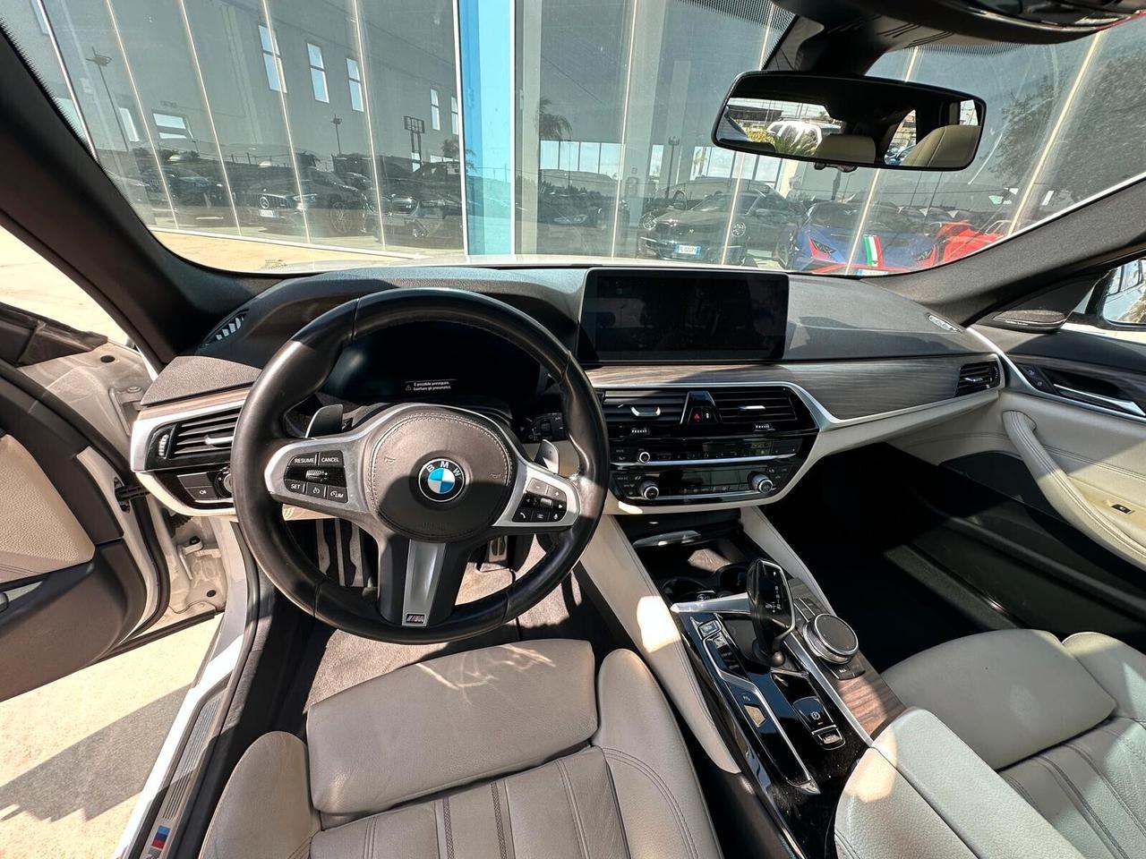 BMW 530 Touring mhev 48V xdrive Msport auto