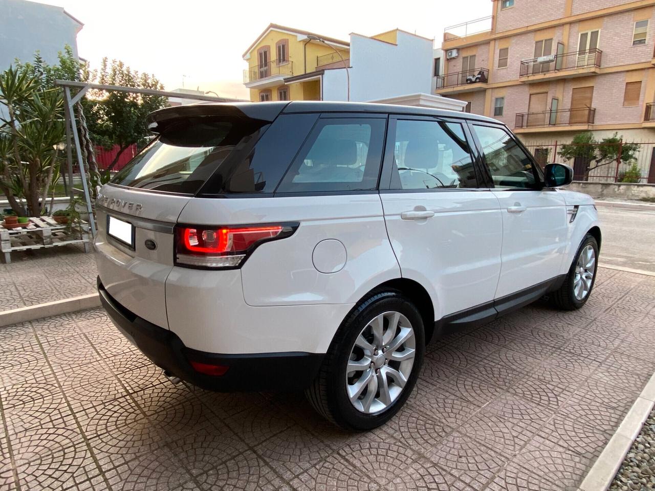 Land Rover Range Rover Sport 3.0 TDV6 HSE