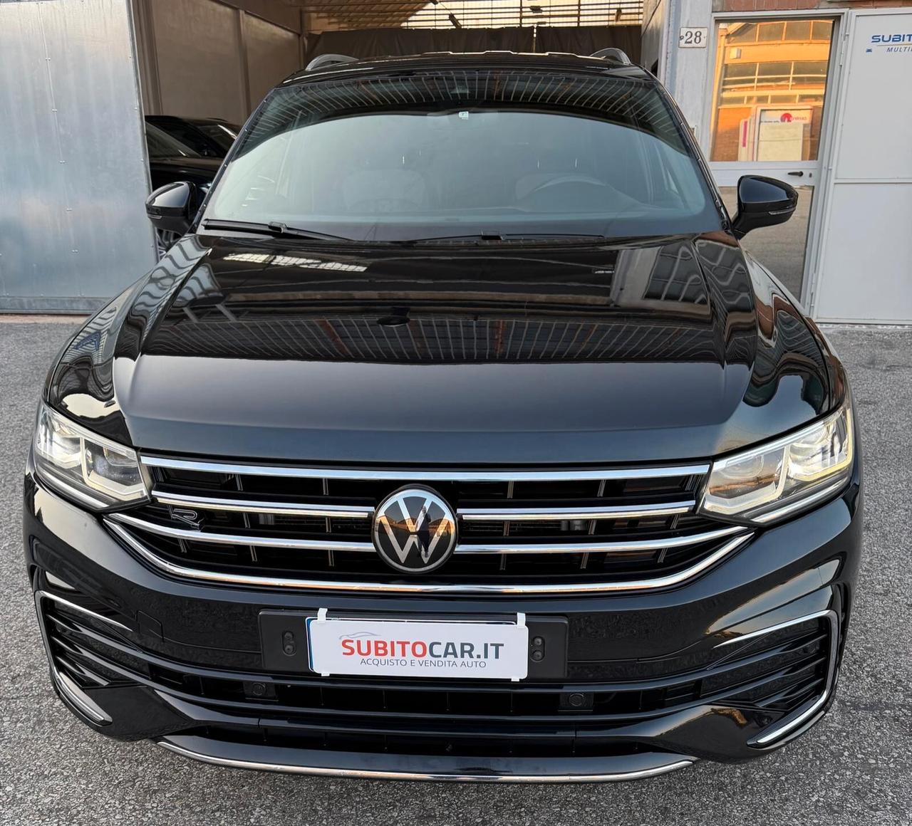 Volkswagen Tiguan Allspace 2.0 TDI SCR DSG 4MOTION R-Line 7 posti Gancio traino