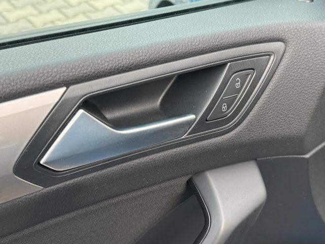 VOLKSWAGEN Touran 2.0 TDI 115 CV DSG 7 Posti, Tettuccio, Unicoprop.