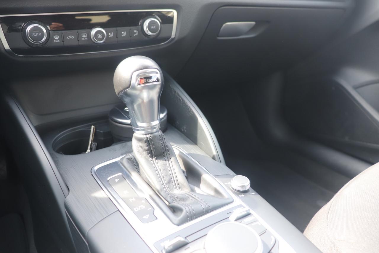 Audi A3 1.6 TDI clean diesel S tronic Ambition