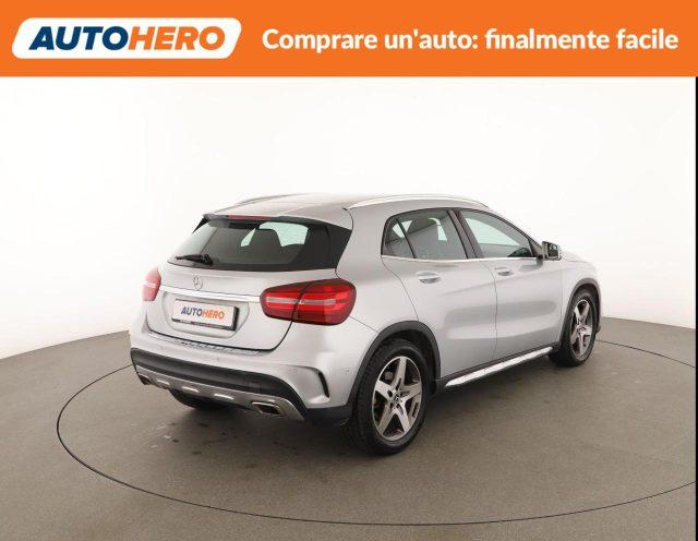 MERCEDES-BENZ GLA 200 d Automatic Premium