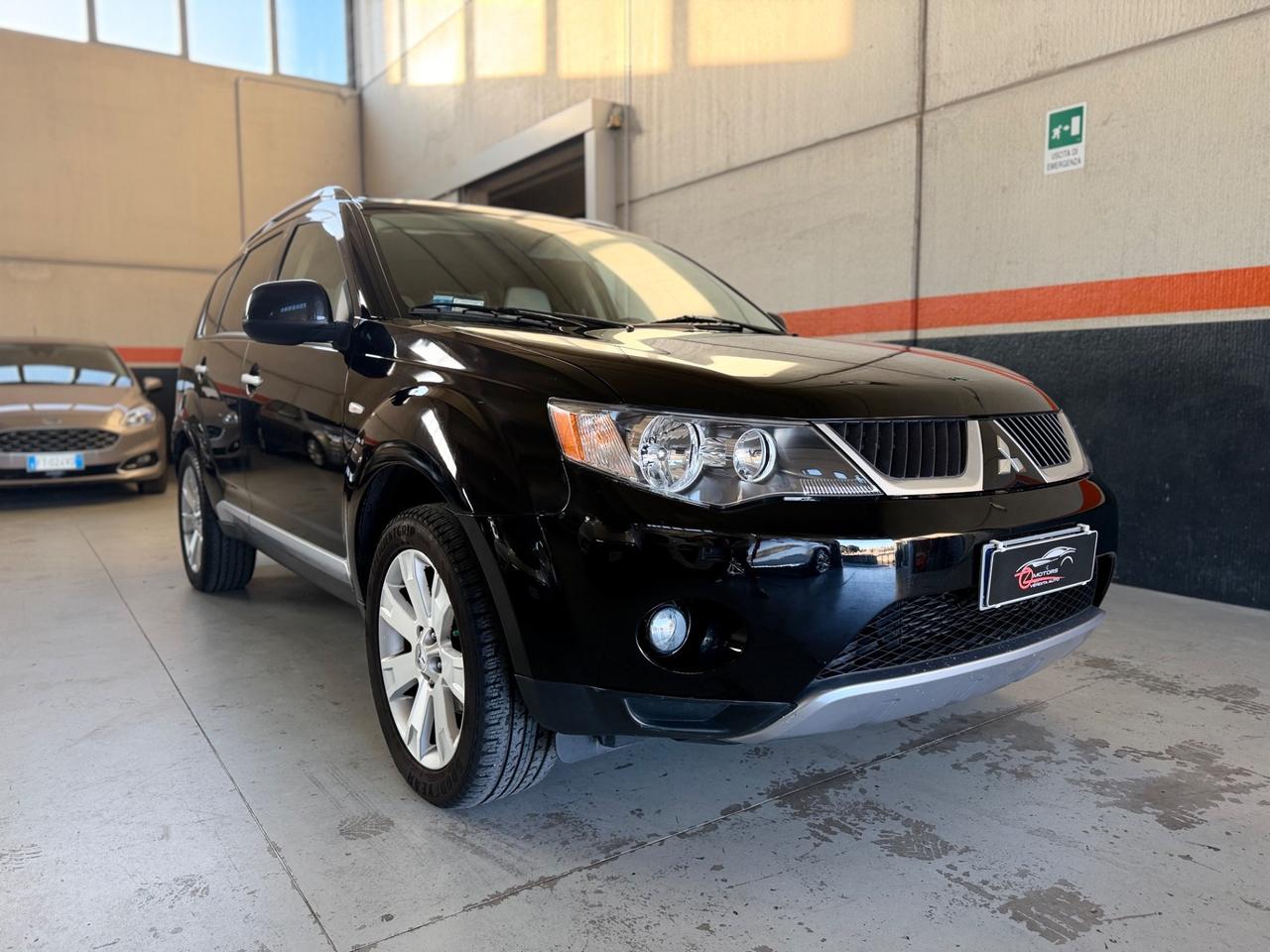 Mitsubishi Outlander 2.2 DI-D Instyle 7 p.ti DPF