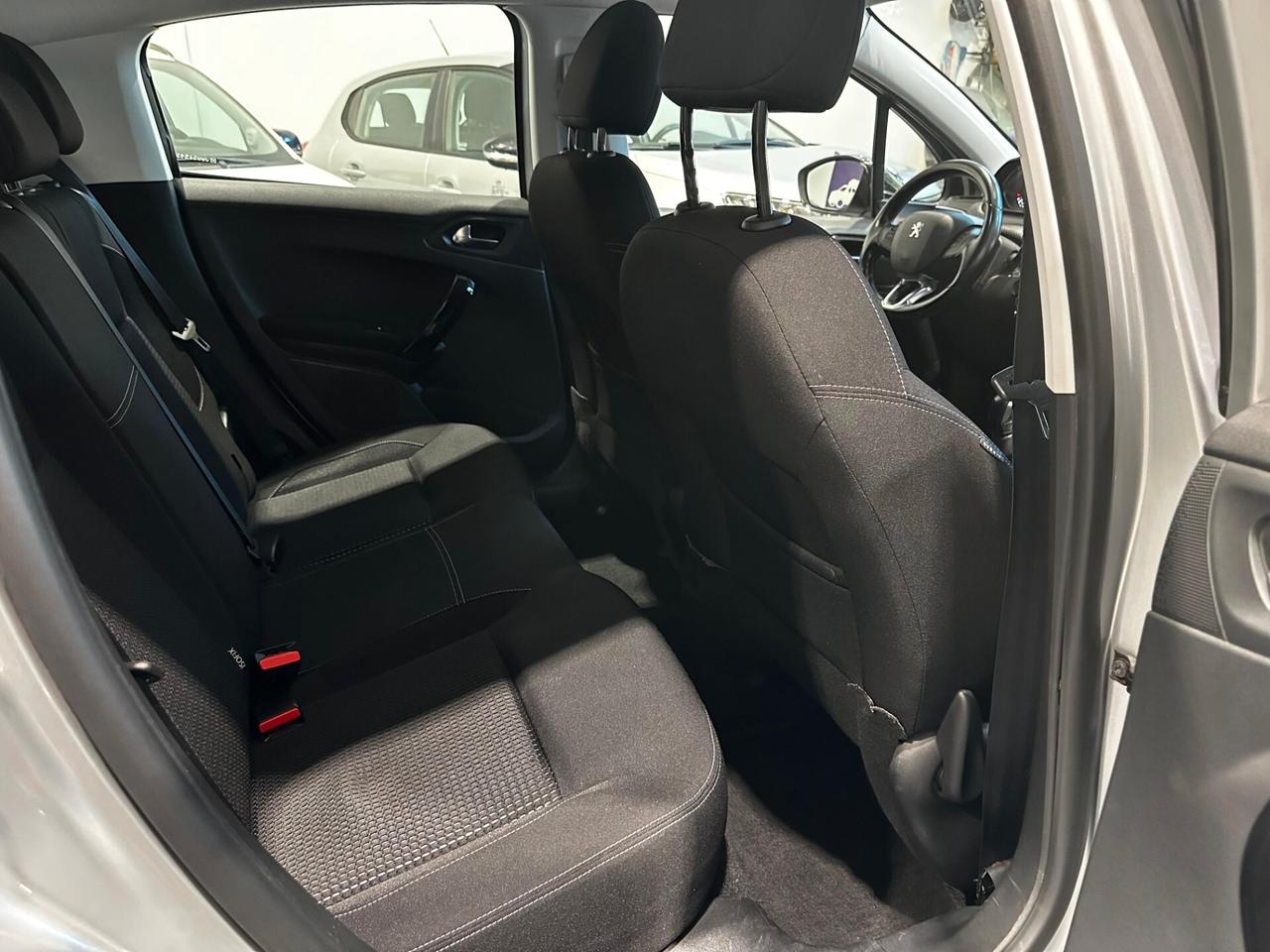 Peugeot 208 PureTech 82 5 porte Allure