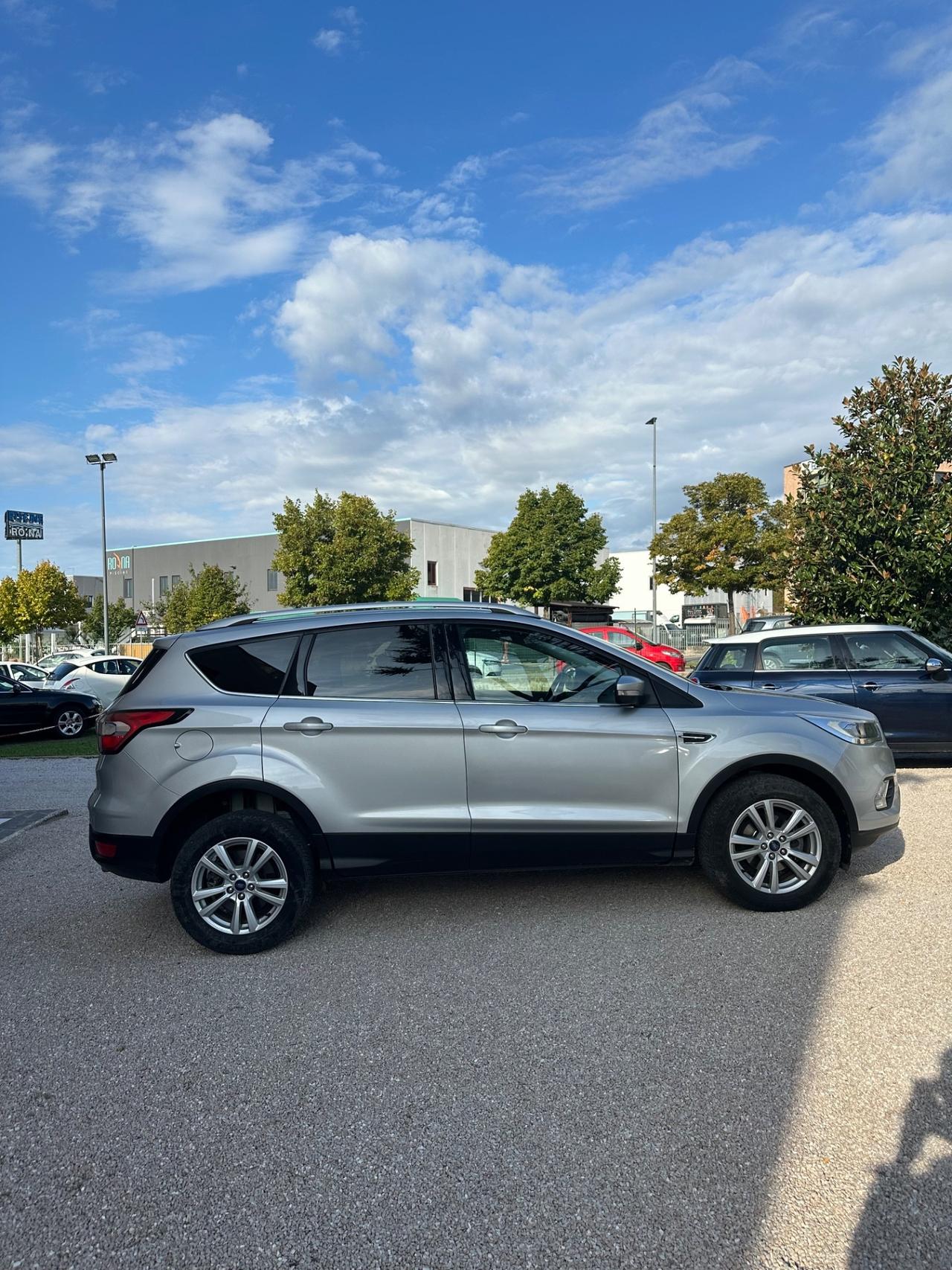 Ford Kuga 1.5 TDCI 120 CV S&S 2WD Business