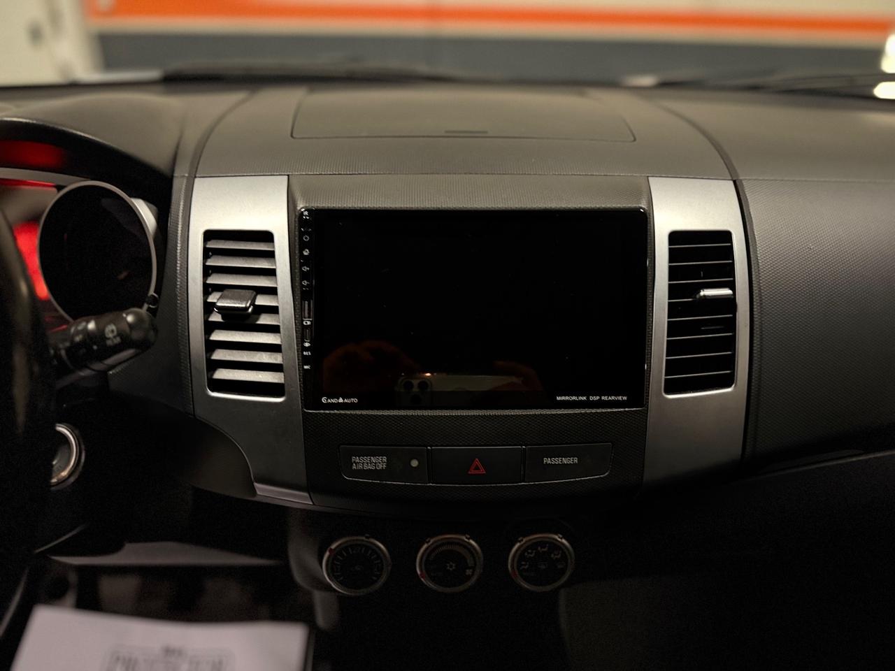 Mitsubishi Outlander 2.0 DI-D Instyle 7 POSTI 4x4