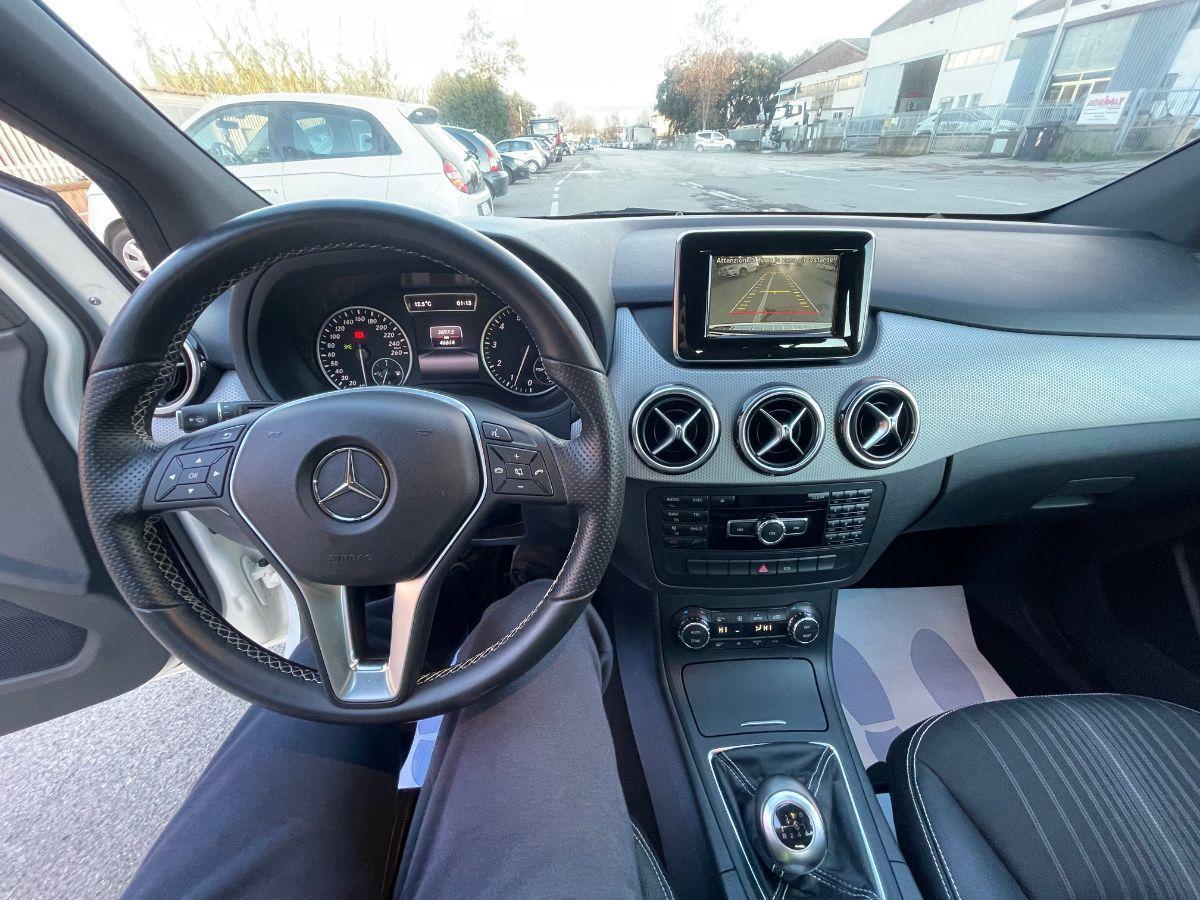 MERCEDES - Classe B - 180 Premium