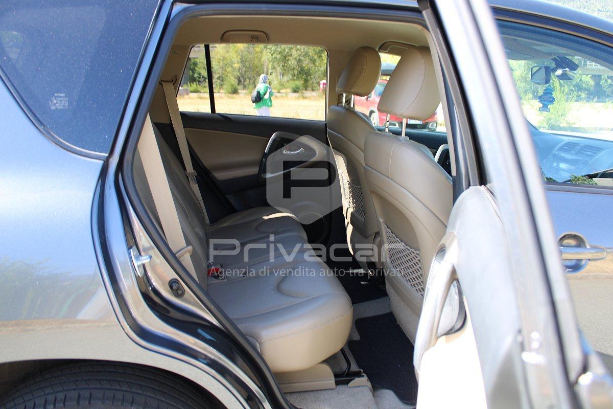 TOYOTA RAV4 Crossover 2.2 D-4D 150 CV DPF Luxury