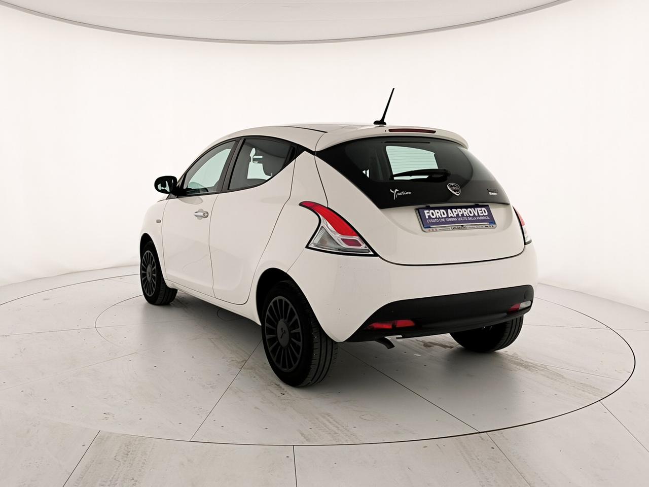 Lancia Ypsilon 1.0 firefly hybrid silver s&s 70cv