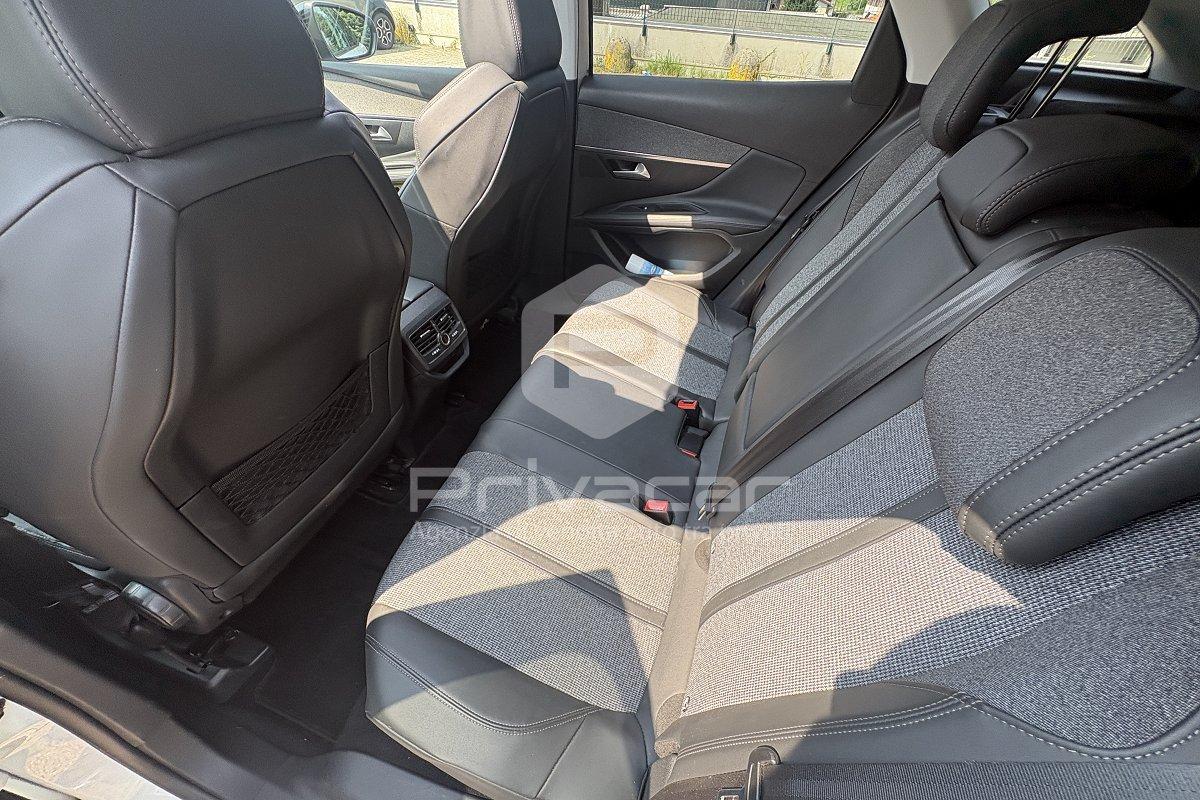 PEUGEOT 3008 BlueHDi 130 S&S EAT8 Allure