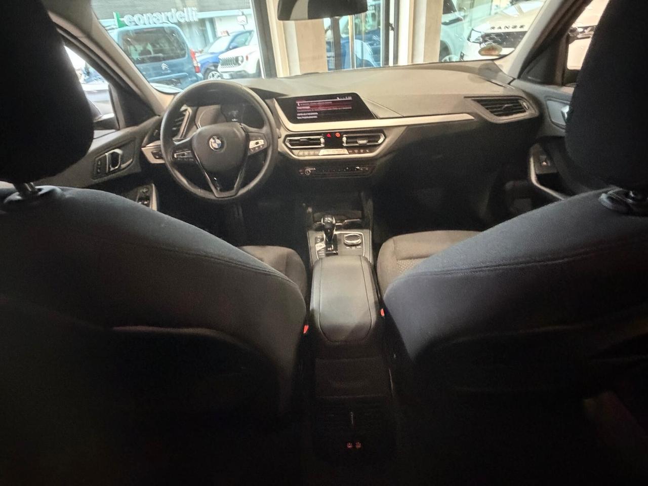 Bmw 118 118d 5p. Business Advantage