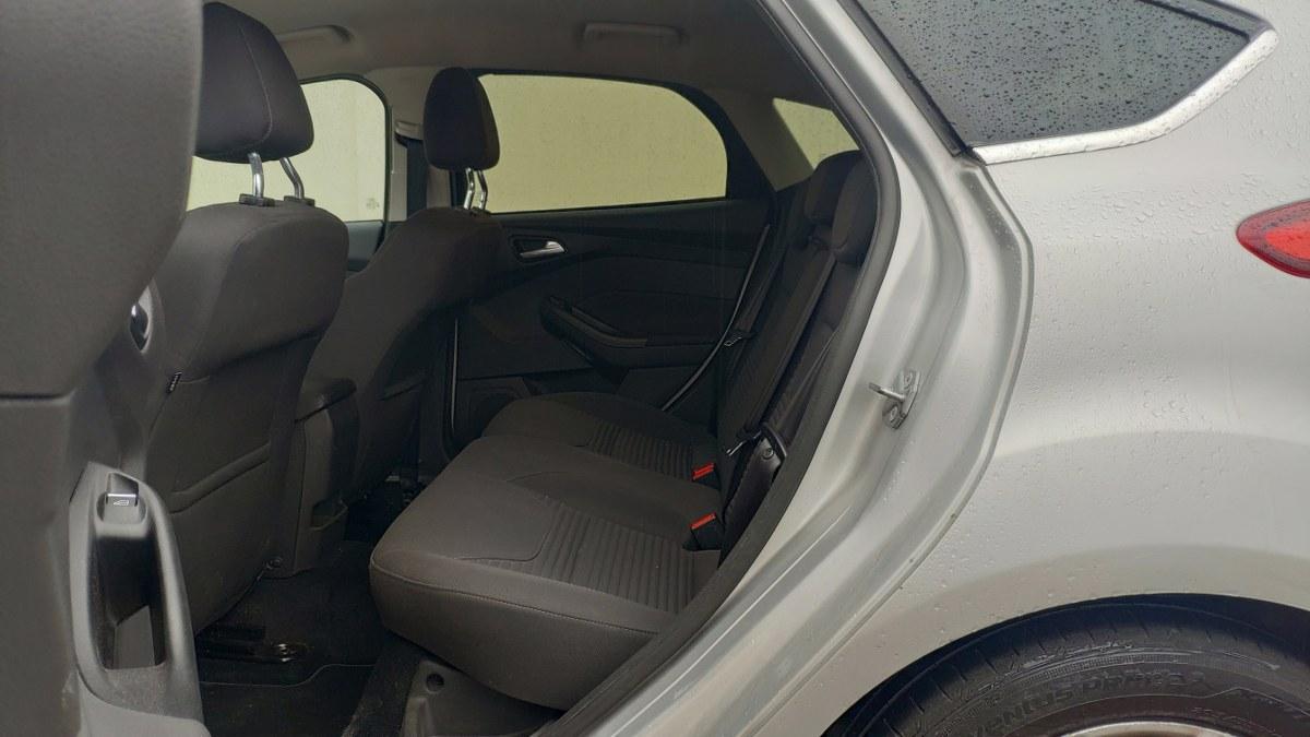 FORD Focus SOLO PER COMMERCIANTI AUTO SENZA GARANZIA