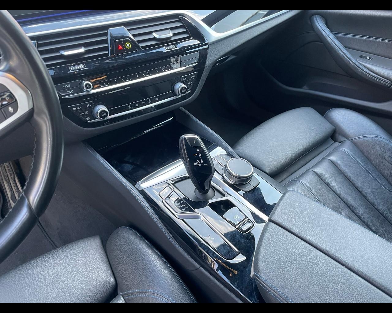 BMW Serie 5(G30/31/F90) - 520d 48V Touring Msport