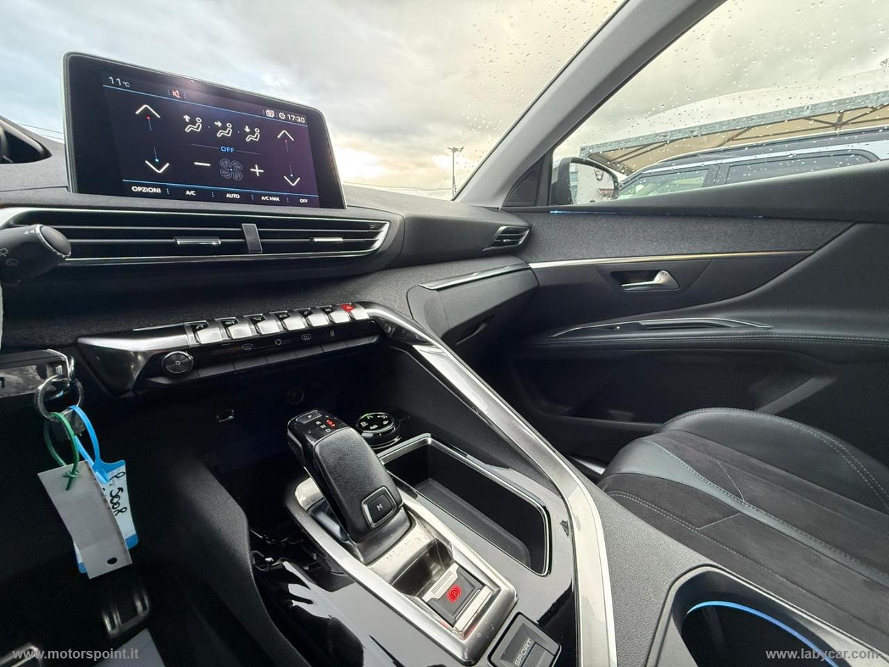 PEUGEOT 5008 BlueHDi 130 S&S EAT8 Crossway