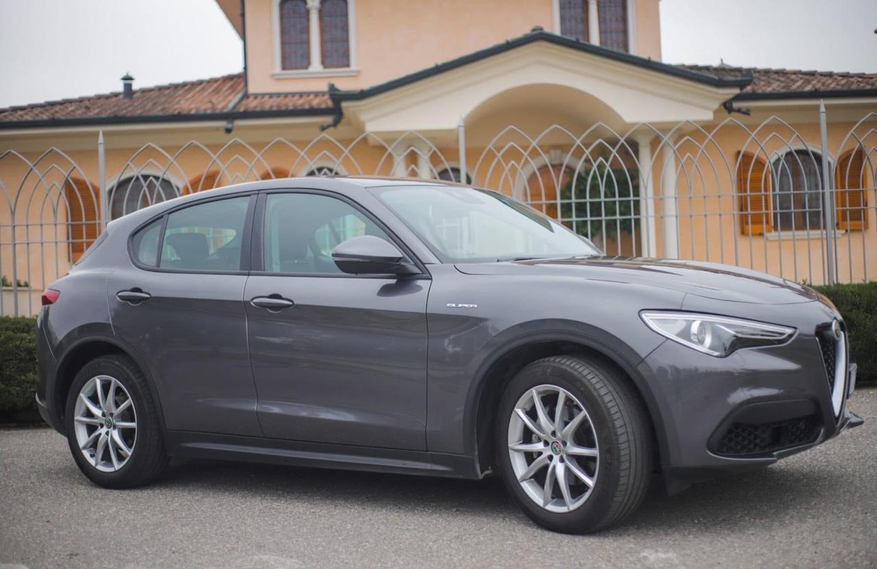 Alfa Romeo Stelvio 2.2 Turbodiesel 190 CV AT8 Q4 Sprint