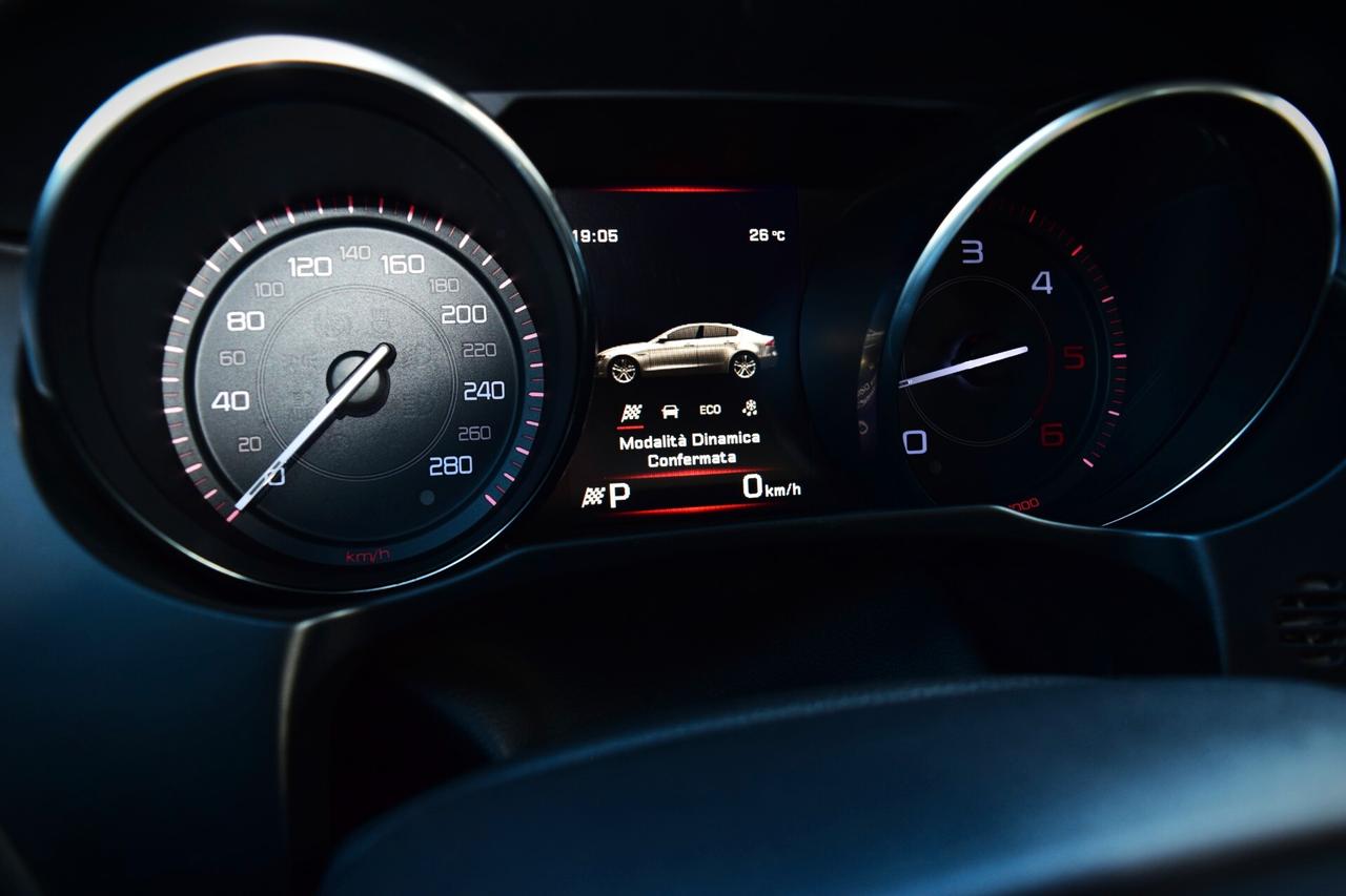 Jaguar XE 2.0 D 180 cv Automatica Prestige