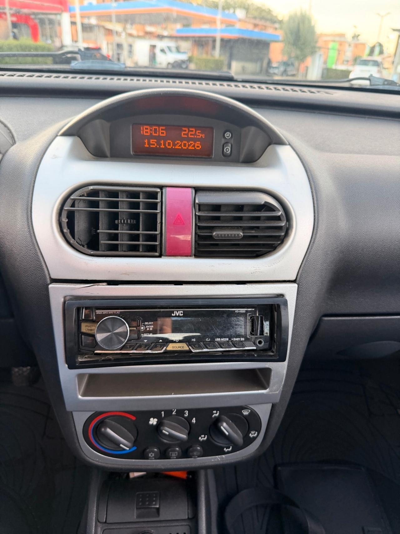 Opel Corsa 1.2 Twinport 80cv 5 porte