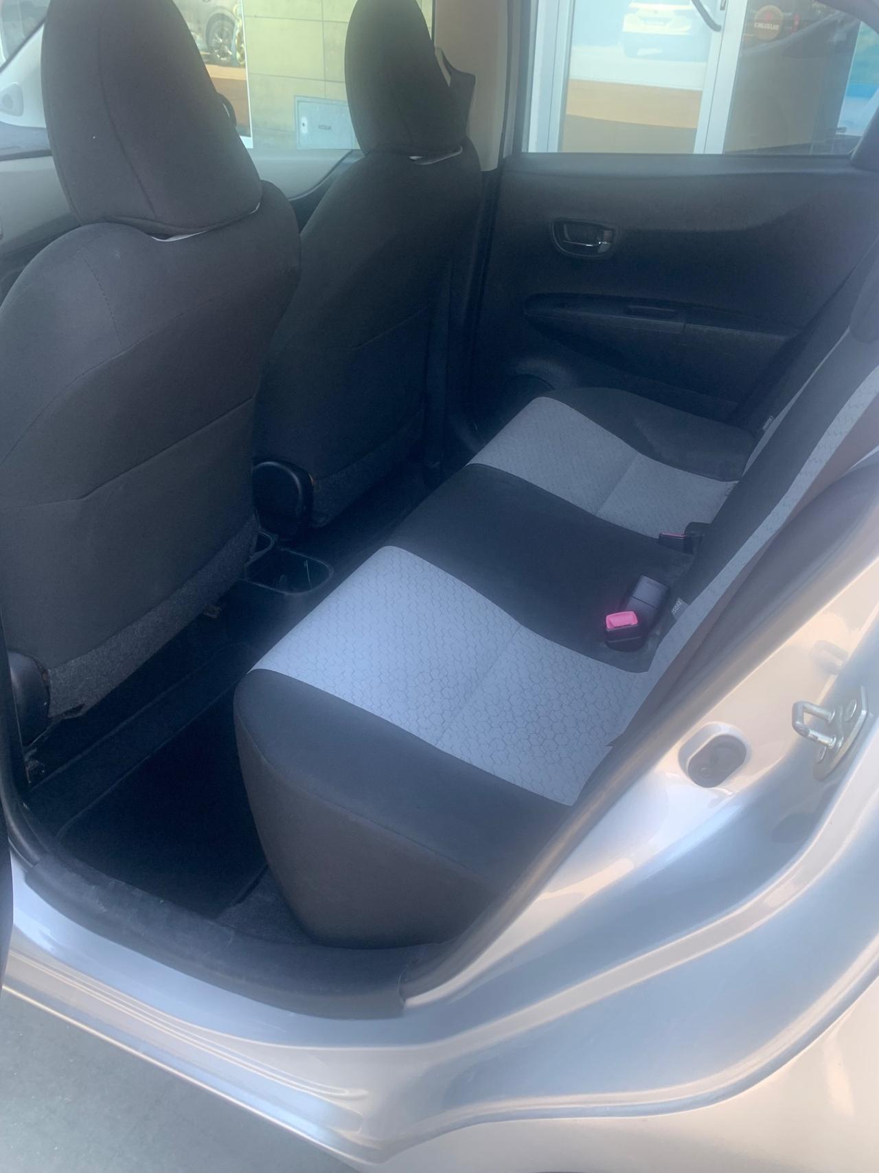 Toyota Yaris 1.3 5 porte Lounge 110000km