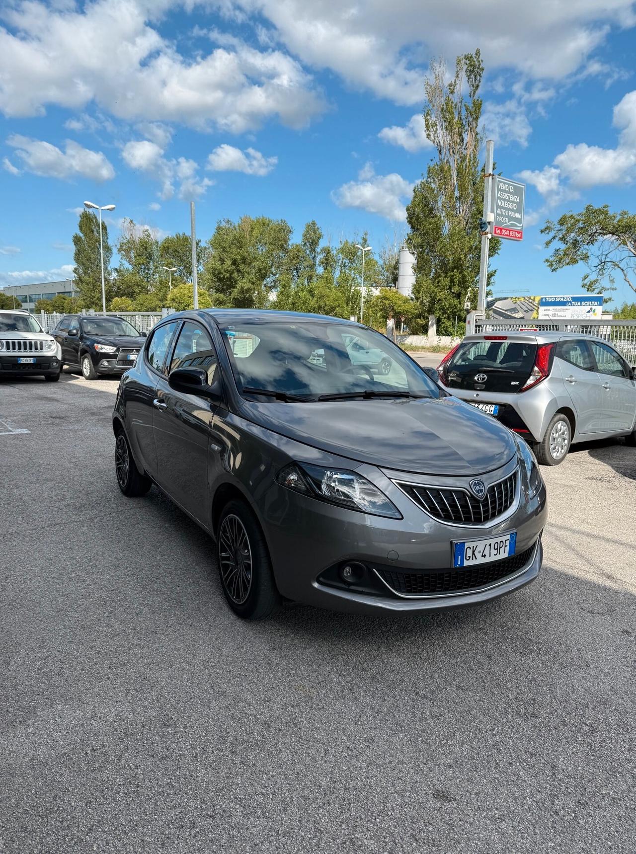 Lancia Ypsilon 1.0 FireFly 5 porte S&S Hybrid Gold
