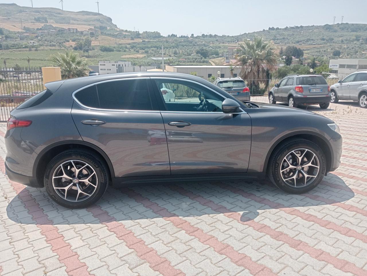 Alfa Romeo Stelvio 2.2 Turbodiesel 180 CV AT8 RWD Executive
