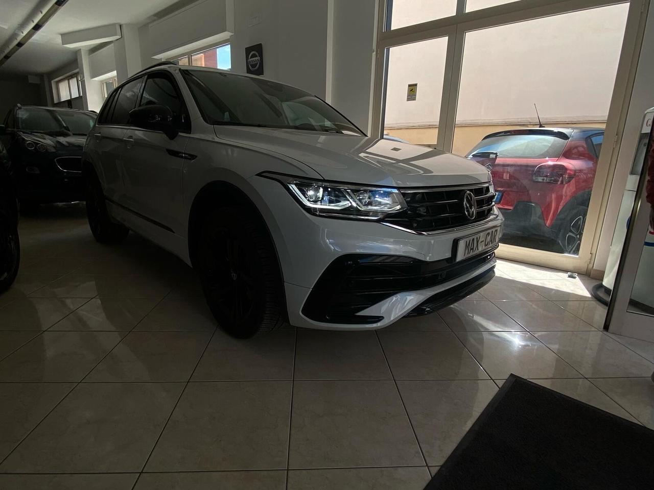 Volkswagen Tiguan 2.0 TDI 200 CV DSG 4MOTION R – IVA inclusa nel prezzo – KM Reali