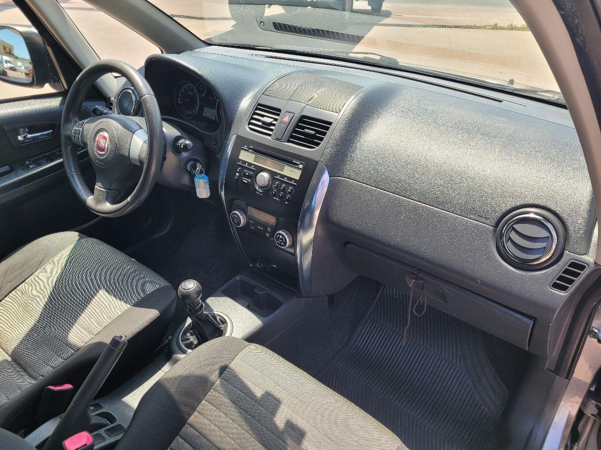 FIAT - Sedici - 1.6 4x2 Emotion