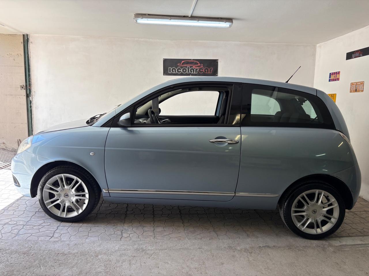 Lancia Ypsilon 1.3 MJT 90 CV Oro