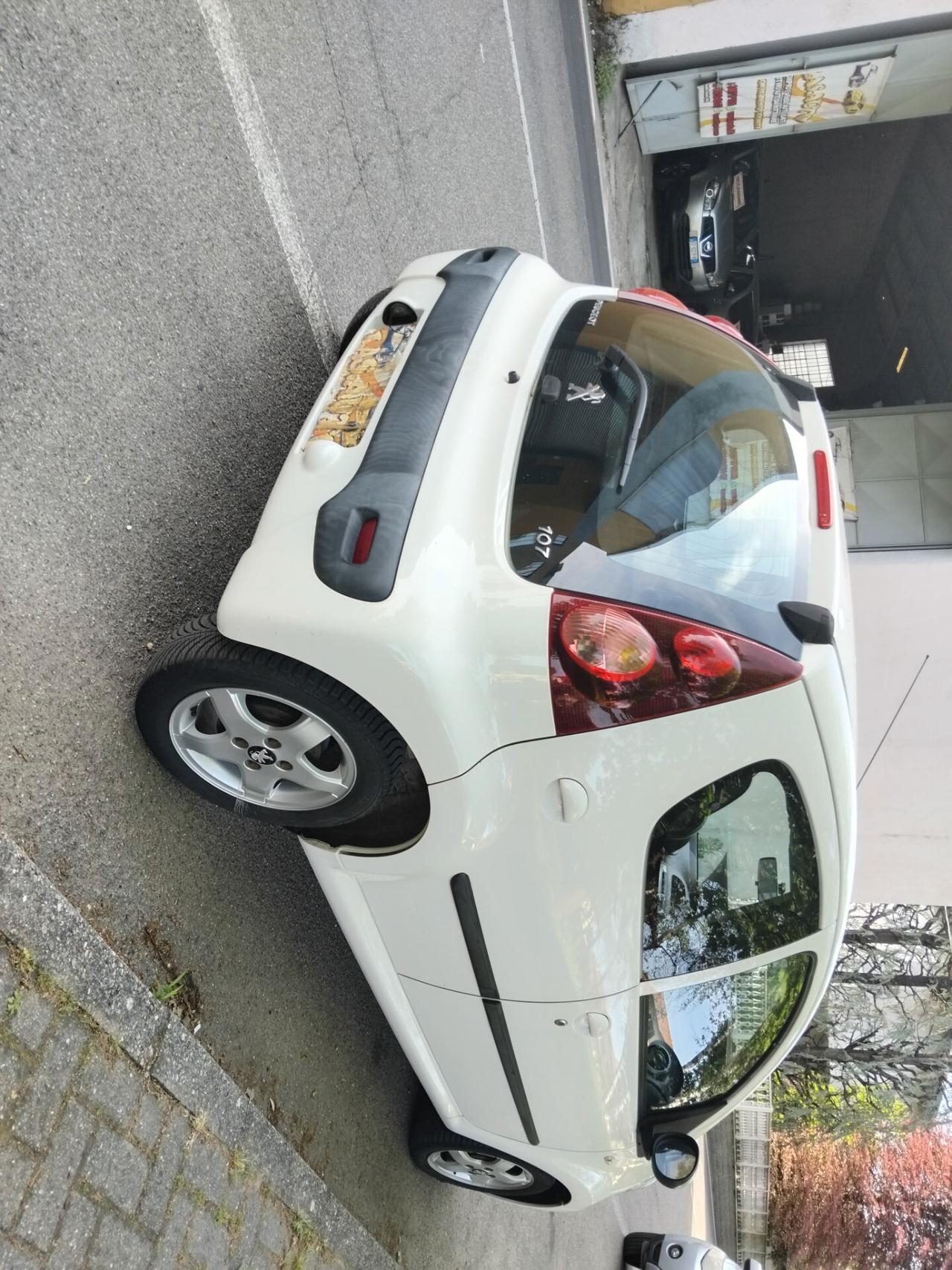 Peugeot 107 1.0 68CV 5p. Active CAMBIO AUTOMATICO X NEO PATENTATI A 2.999 EU