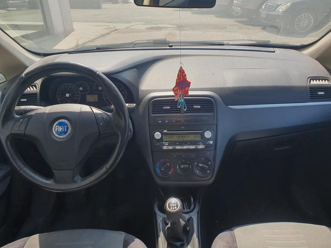 Fiat Grande Punto 1.3 MJT 75 CV 2007 neopaten.