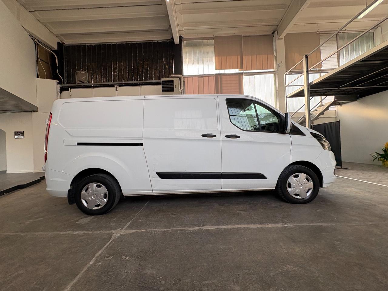 Ford transit custom passo lungo
