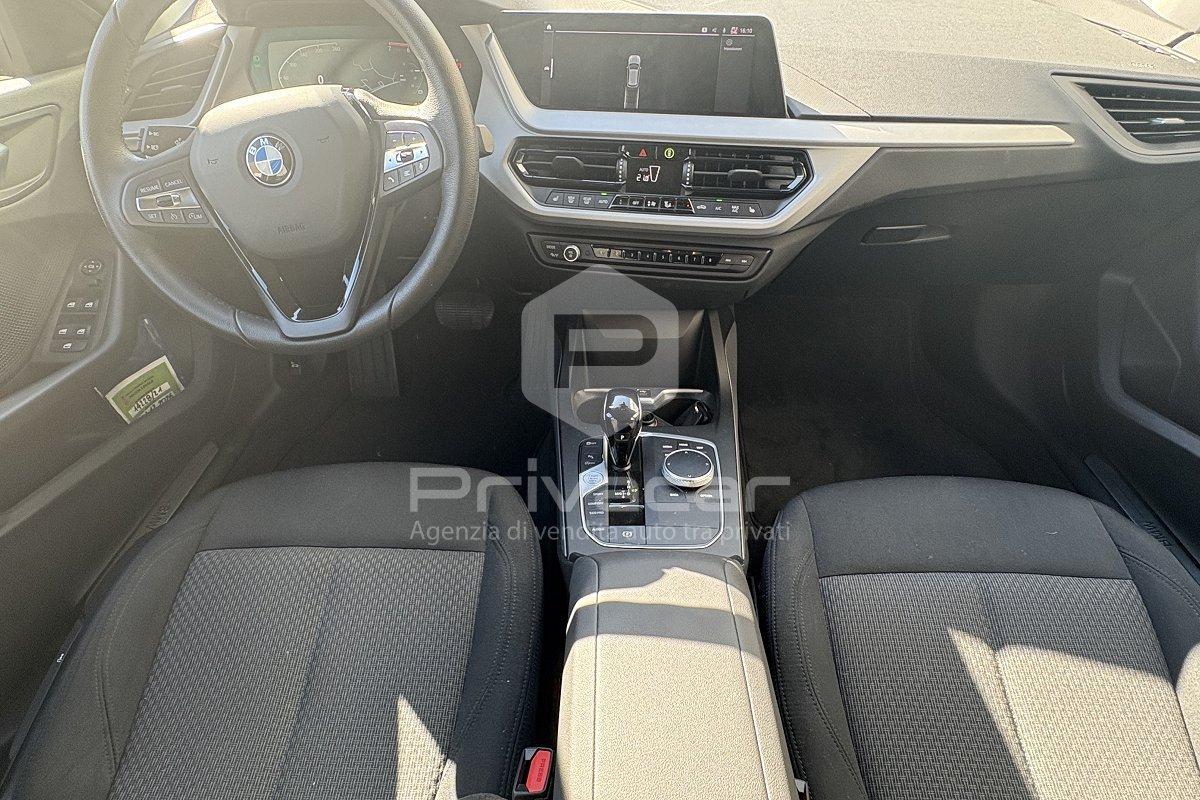 BMW 118i 5p. Advantage