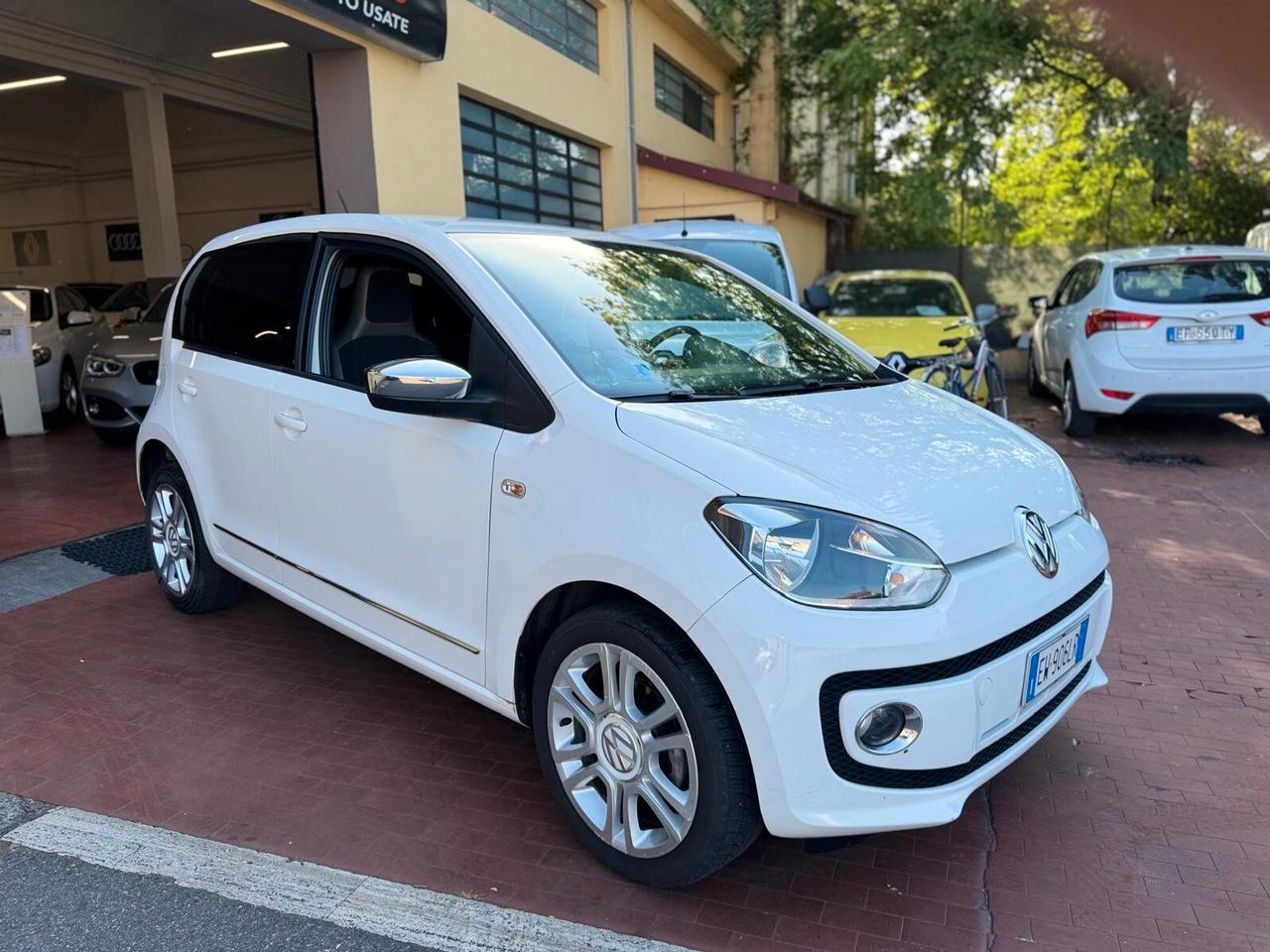 Volkswagen up! 1.0 2014 Benz/Metano 5p. 127.000 KM