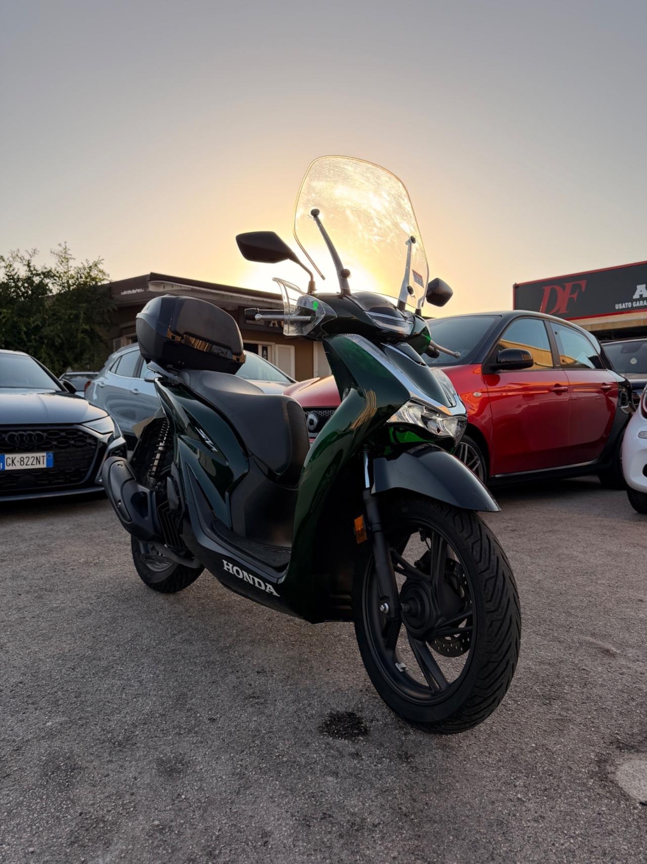 Honda SH 125 VETRO FINANZIAMENTO IN SEDE