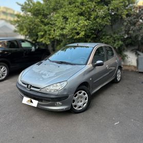 Peugeot 206 1.4 HDi **NEOPATENTATI**