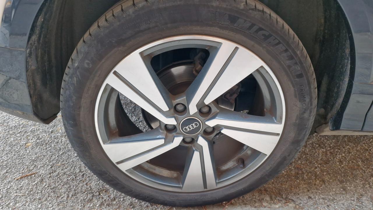 Audi Q2 30 TDI Admired Advanded