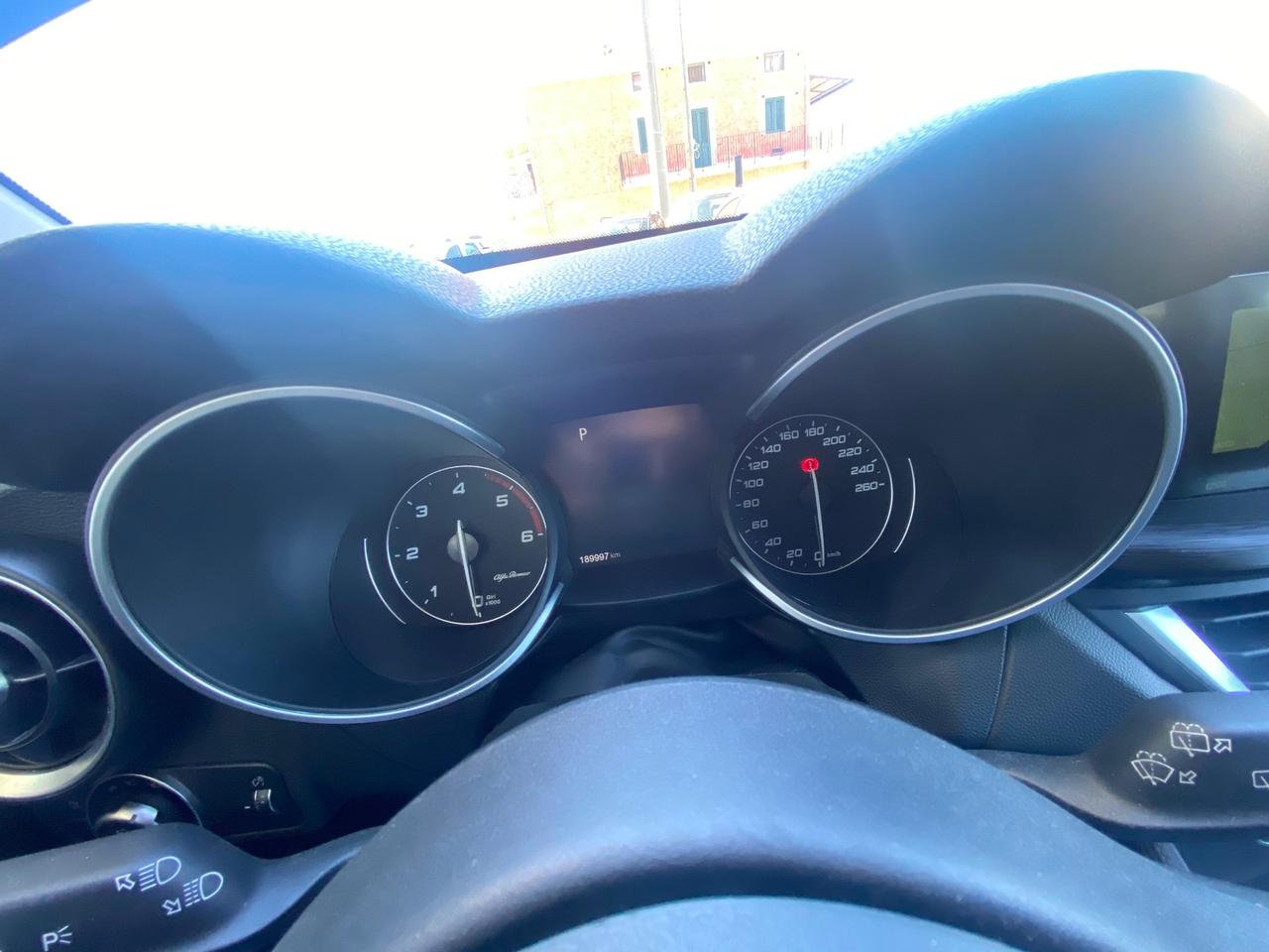 Alfa Romeo Stelvio 2.2 Turbodiesel 180 CV AT8 RWD Super