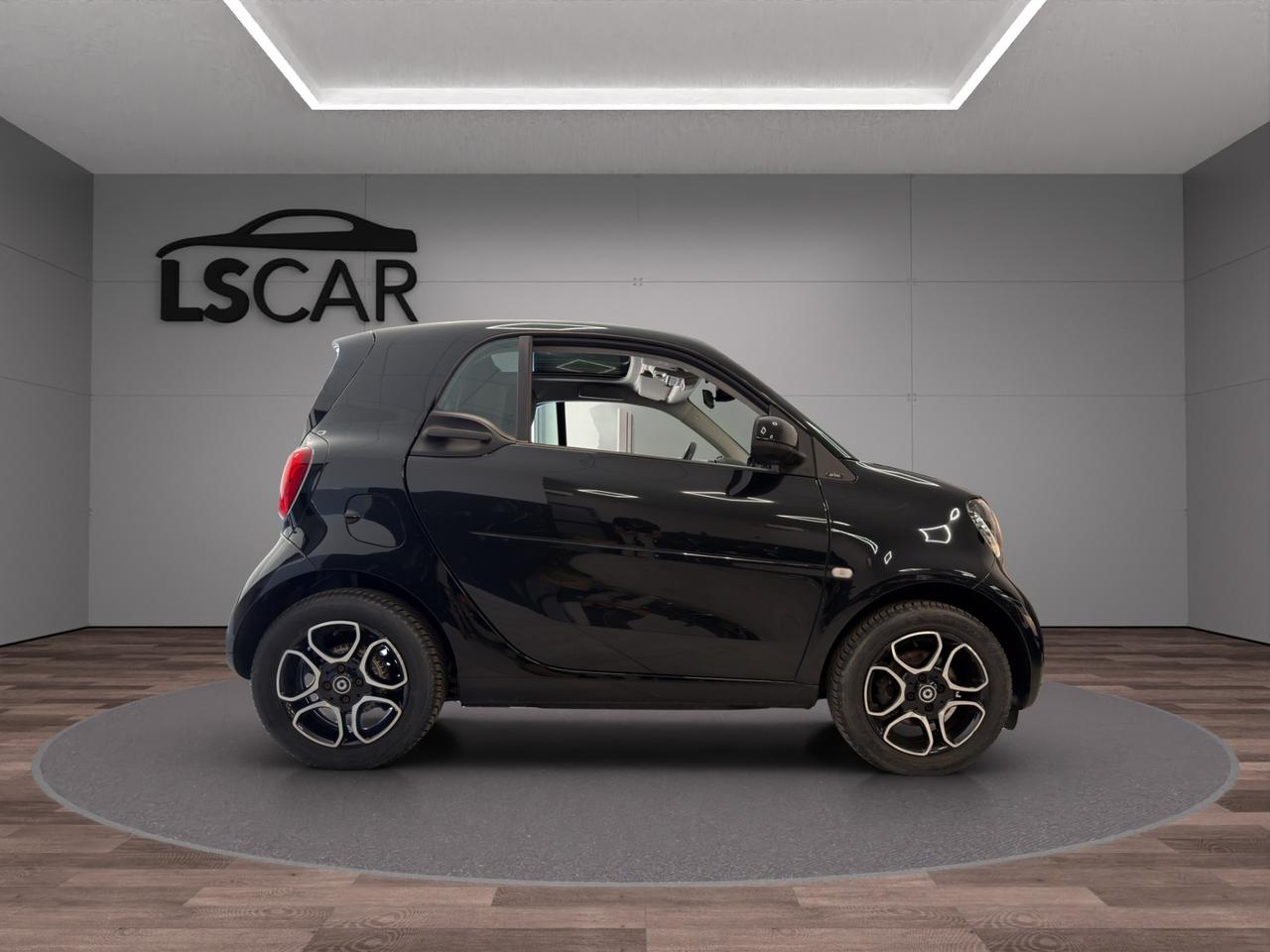 Smart fortwo coupe Prime 90cv - Unico proprietario - Sedili in pelle riscaldabili - Cerchi in lega - Luci Led - Tetto panoramico