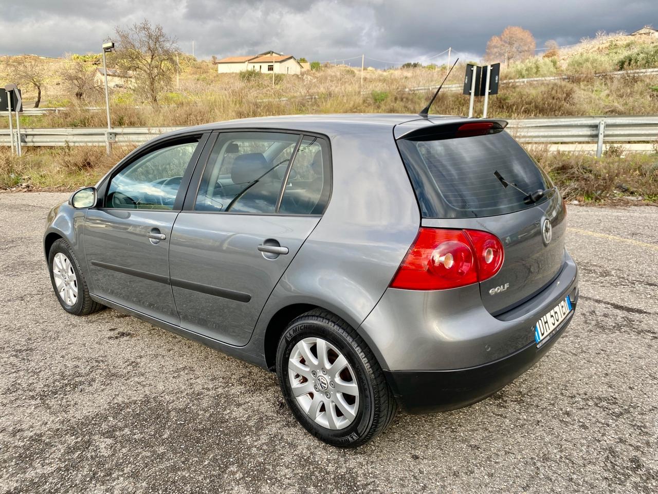 Volkswagen Golf 1.9 TDI 6 Marce 5p. Sportline