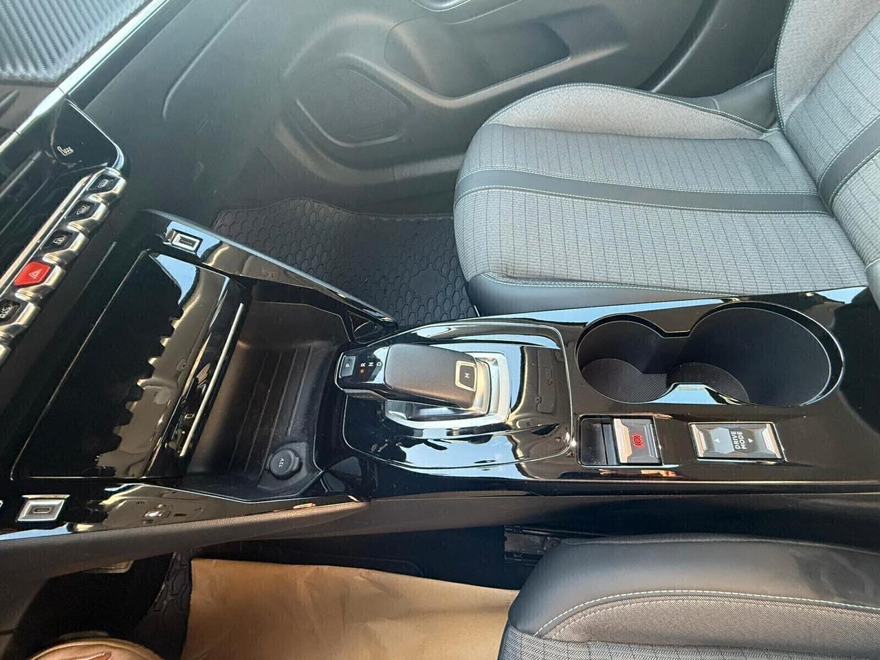 Peugeot 2008 PureTech 155 S&S EAT8 GT