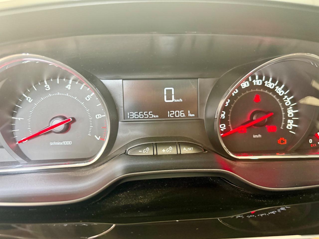 Peugeot 208 1.2 VTi 82 CV 5 porte Allure