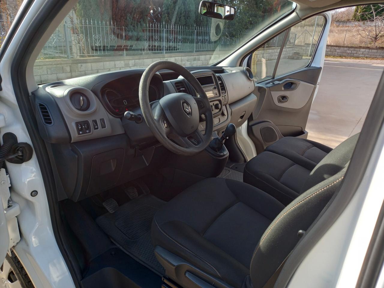 Renault Trafic T29 1.6 dCi 145CV 9 POSTI