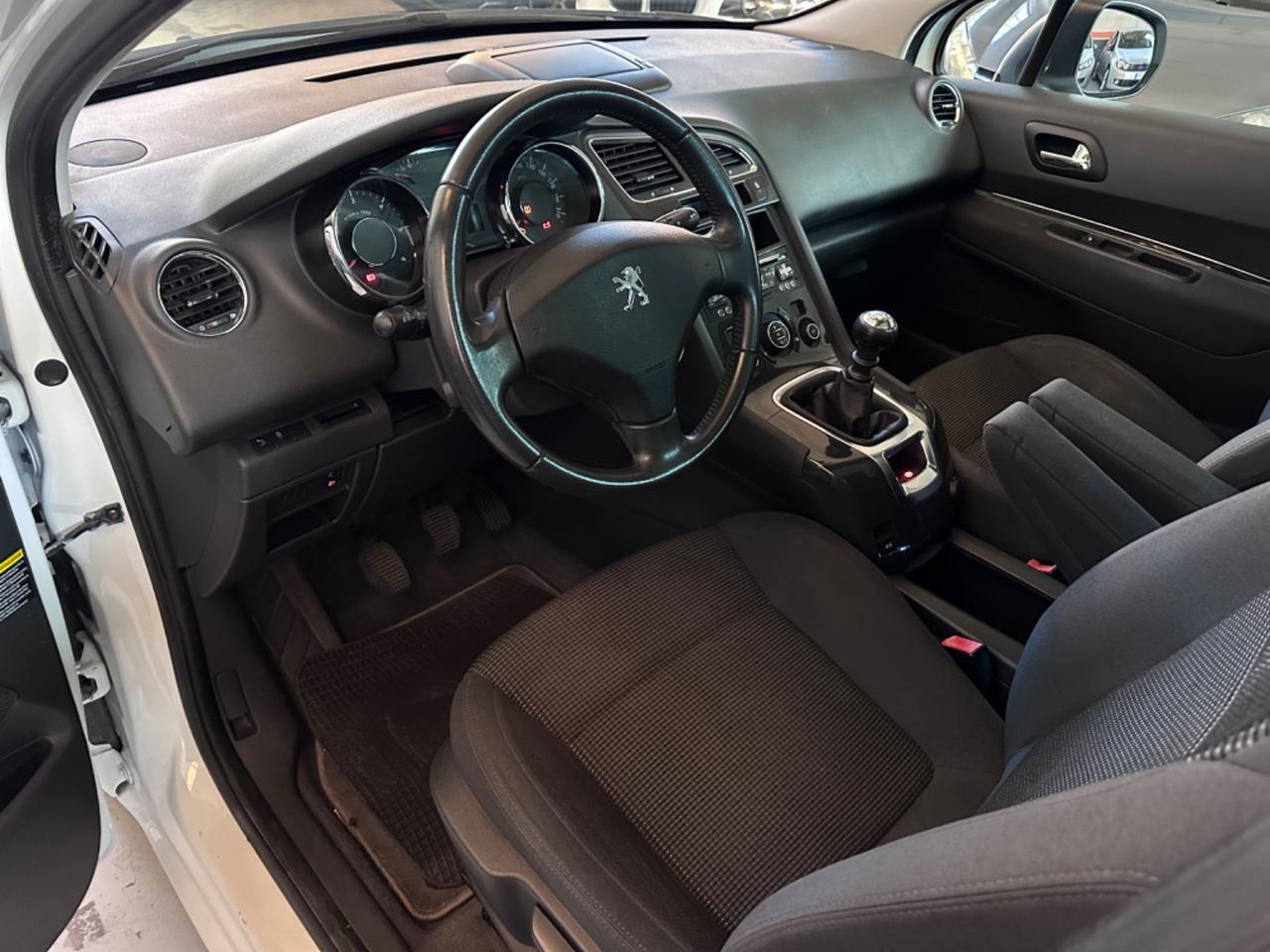 Peugeot 5008 1.6 HDi 115CV Active