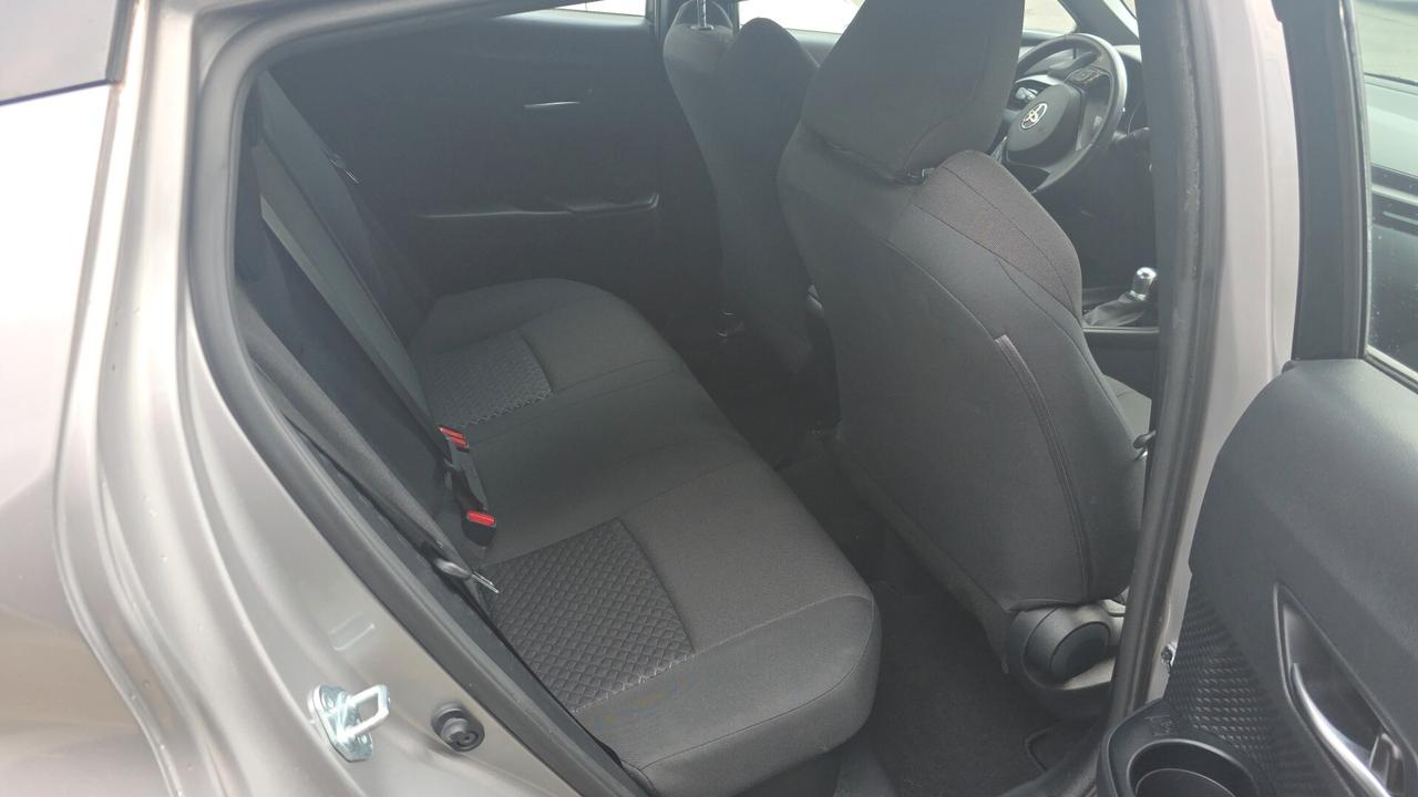 Toyota C-HR 1.8 Hybrid E-CVT Business