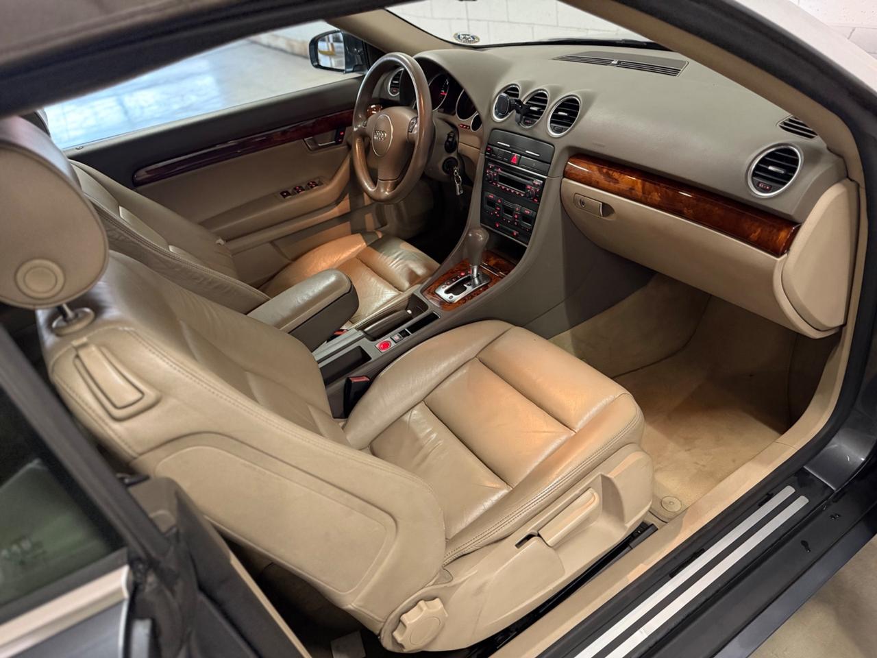 Audi A4 Cabriolet 2.5 V6 TDI cat
