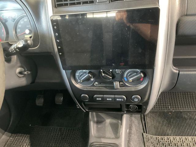 SUZUKI Jimny 1.3i 16V cat 4WD JLX