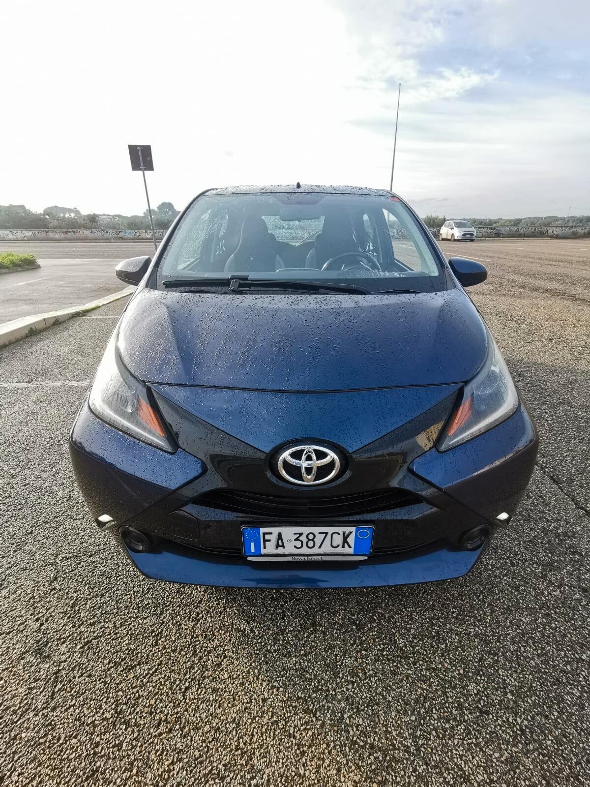 Toyota Aygo 1.0 VVT-i 69 CV 5P. x-wave